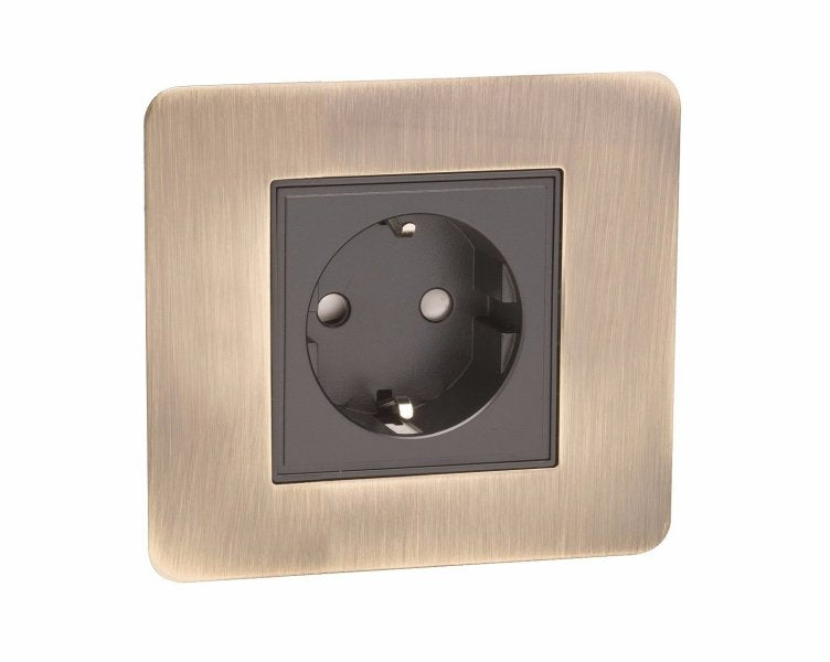 1 Gang Schuko Socket Screw Less Plate